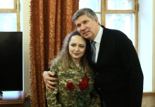 Рівненська співачка та волонтерка отримала державну нагороду
