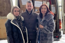 Рівненські волонтери передали гуманітарну допомогу для міського пологового будинку