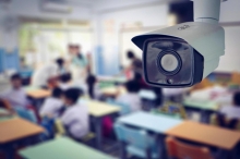 Відеокамери стежать за половиною школярів Рівного