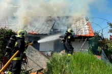 Вогонь міг перекинутися на сусідній будинок: у Млинові була пожежа 