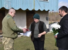 Вручили орден «За мужність»  вдові загиблого на Донеччині воїна 