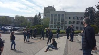 Багатоповерхівку в Рівному погрожують відключити від «світла» (ФОТО)