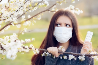 Чи врятує маска від сезонної алергії