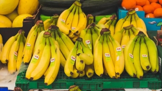 Чому взимку корисно їсти банани