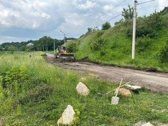 Дорогу до Оствиці ремонтують