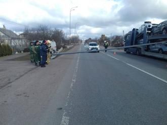 Електроопора звалилась на міжнародну трасу