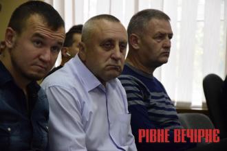 Хмилецький перевірить міцність дерев’яних скульптур в парку Шевченка