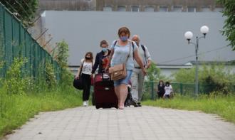 Коронавірус на Рівненщині: привезли заробітчани, а люди масово поширюють хворобу