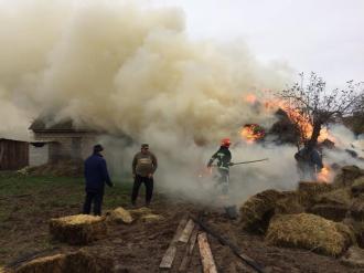 На Березнівщині горіли тонни кормів, що господарів підготували на зиму