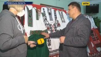 На Гощанщині дві майстрині шиють унікальні українські костюми (ВІДЕО)