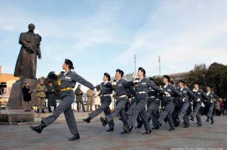 На майдані співатимуть та маршируватимуть школярі