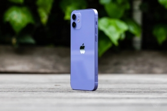 На продаж виставлено iPhone 12 міні ніжного бузкового кольору