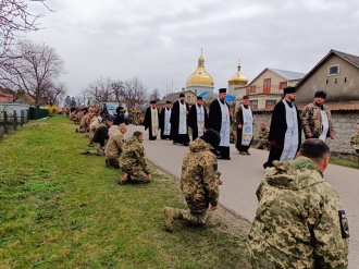 На Рівненщині провели в останню дорогу воїна-депутата, який загинув на Харківщині