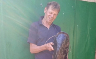 На Рівненщині рибалка впіймав велетенського сома