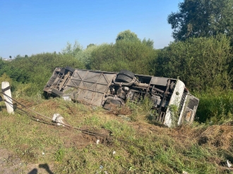 На Тернопільщині перекинувся автобус, що віз 41 паломника