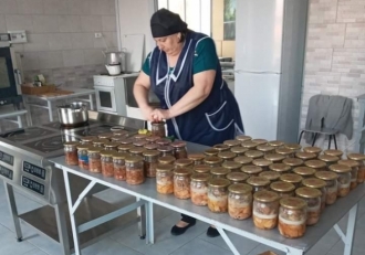 Підприємець з Рівненщини подарував волонтерам свиню, щоб зробили смакоту для ЗСУ