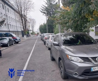 Поблизу поліції у Рівному оштрафували три десятки водіїв (ФОТО)