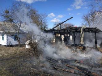 Пожежа у Корецькому районі: що змогли, те врятували