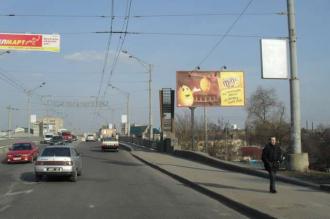 Просить прибрати з вулиць Рівного всю зовнішню рекламу