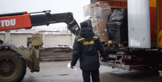 Рівненські рятувальники отримали з Польщі 11 вантажівок гуманітарної допомоги для колег з усієї України