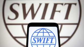 Росію відключать від SWIFT – Єврокомісія