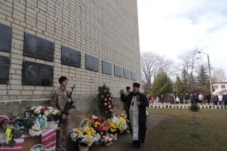 Шістьом військовикам у Березному, які загинули на війні, встановили меморіальні дошки