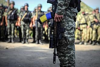 Сини воюють за Україну на сході, мати – за синів на Рівненщині  