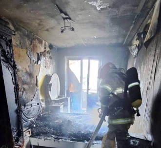 У Костополі з палаючої квартири врятували чоловіка (ФОТО)