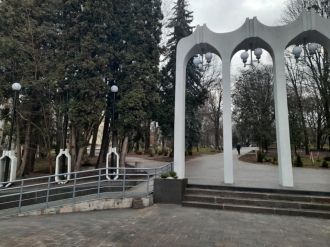 У парку ім. Шевченка відкриють оновлену арку