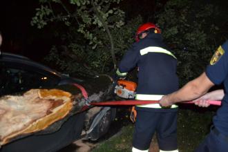 У Рівному десять рятувальників ліквідовували наслідки негоди (ФОТО, ВІДЕО)