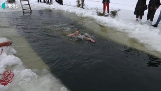  У Рівному на Басовому Куті змагалися «моржі»