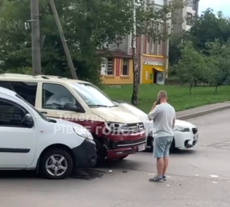 У Рівному «поцілувалися» автівки