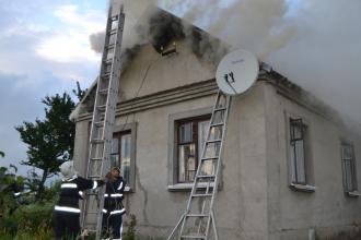 У Великій Омеляній загорівся будинок