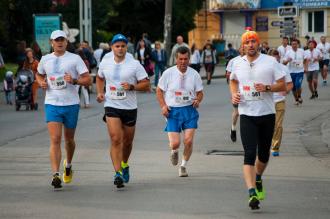 У вишиванках побіжать обрані