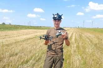 Українська громада Іспанії передала дрони нацгвардійцям Рівного