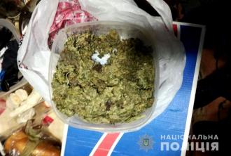 В оселі рівнянина знайшли марихуану майже на 30 тисяч гривень