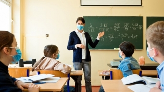 Вчителям на Рівненщині підвищать зарплату на 8,4%