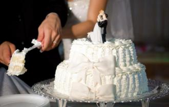 Весільний торт відправив 16 гостей у лікарню