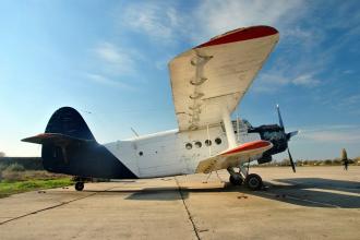 Волонтер подарував ВМС України літак, який купив у Рівному