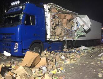 Зіткнулись дві вантажівки: водій однієї - загинув