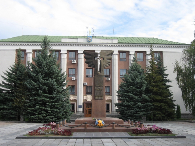 9 працівників звільнять з апарату Рівненської міської ради