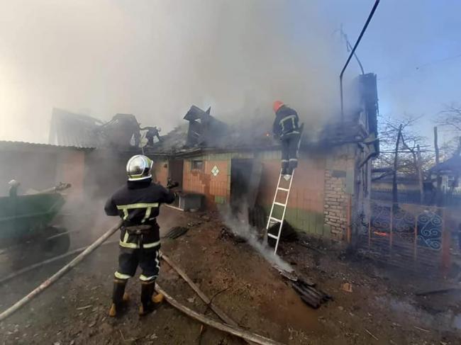 Багатодітна сім’я, у якої у вівторок згорів будинок, потребує допомоги