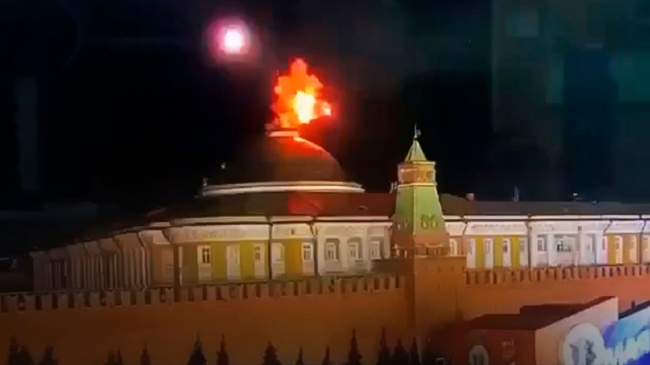 Безпілотники вдарили по Кремлю: був вибух (ВІДЕО)