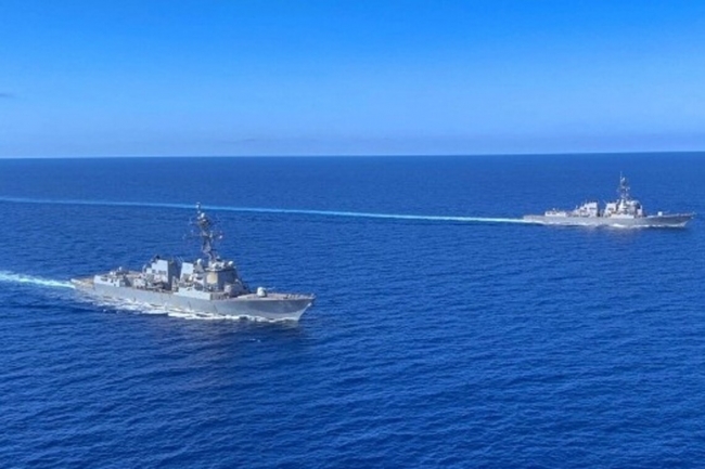 Біля Криму маневрують 14 ворожих кораблів 
