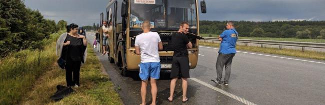 Біля Житомира задимівся автобус з пасажирами, які їхали до Рівного