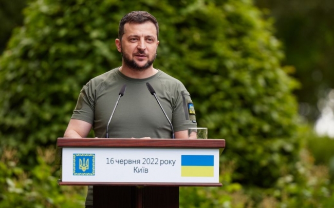 Чекали 120 днів і 30 років: Зеленський відреагував на надання Україні статусу кандидата на вступ до ЄС
