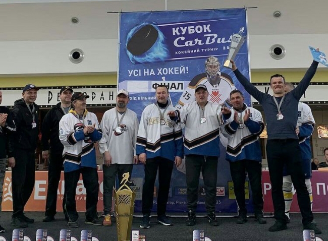 Команда «Фаворит» — срібний призер чемпіонату