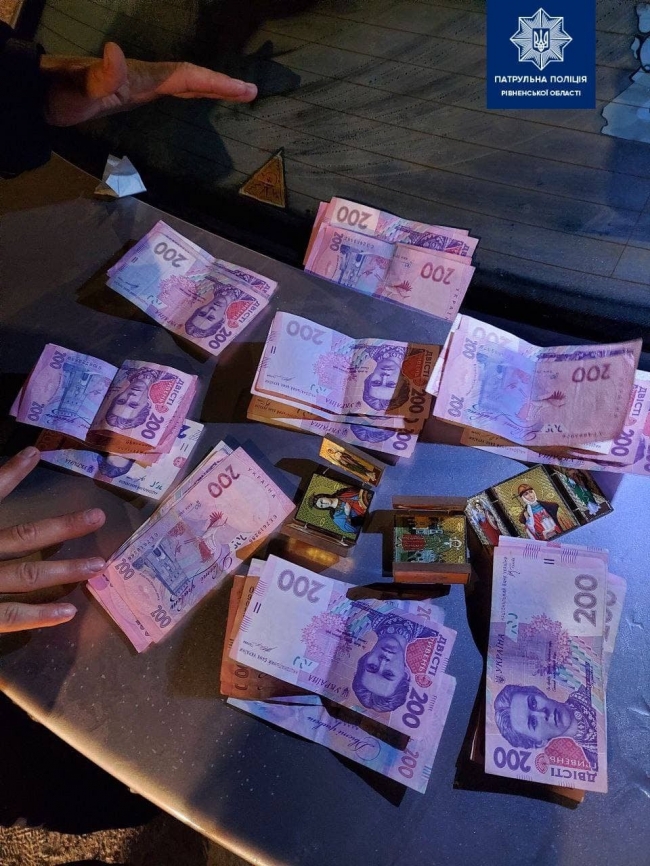 Чоловік з Донбасу заговорив касирку рівненської АЗС та вкрав гроші (ФОТО) 