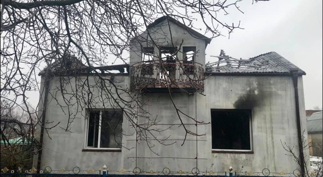 Сусіду, який зв’язав сусідку і підпалив дім в Здолбунові, повідомили про підозру