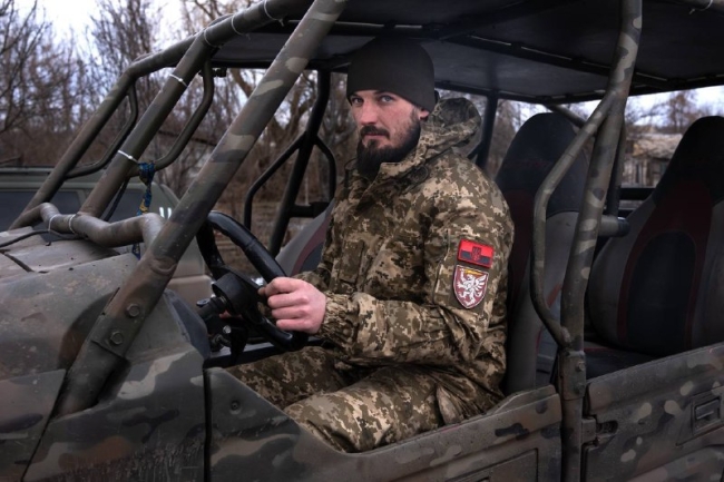 Десантник вивозив поранених під вогнем ворожих дронів